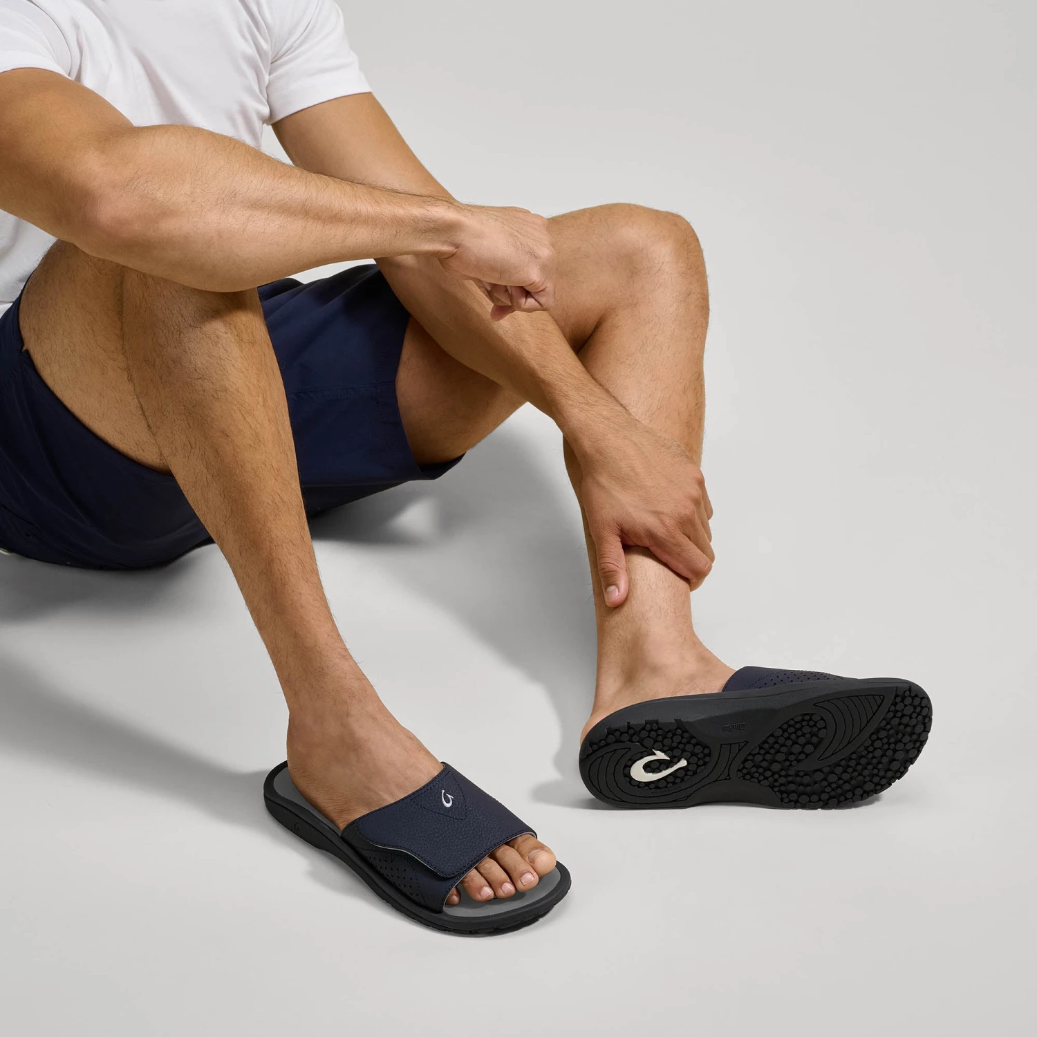OluKai Nalu Slide - Trench Blue / Charcoal 6 OluKai Nalu Slide - Trench Blue / Charcoal - Image 4