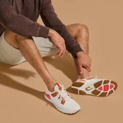 OluKai Mio Lī- Bright White / Red Lava -OluKai 10440 WB7U 102 M MIOLI BrightWhiteRedLava