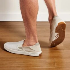 OluKai Lae‘ahi - Bone 12 OluKai Lae‘ahi - Bone -OluKai 10443 1919 102 M Lae ahi BneBne Web Opt