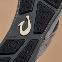 OluKai Tuahine - Stone 18 OluKai Tuahine - Stone -OluKai 10465 4Q4Q 203