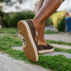 OluKai Lae'ahi Lauhala-Dark Java -OluKai 10486 4848 204