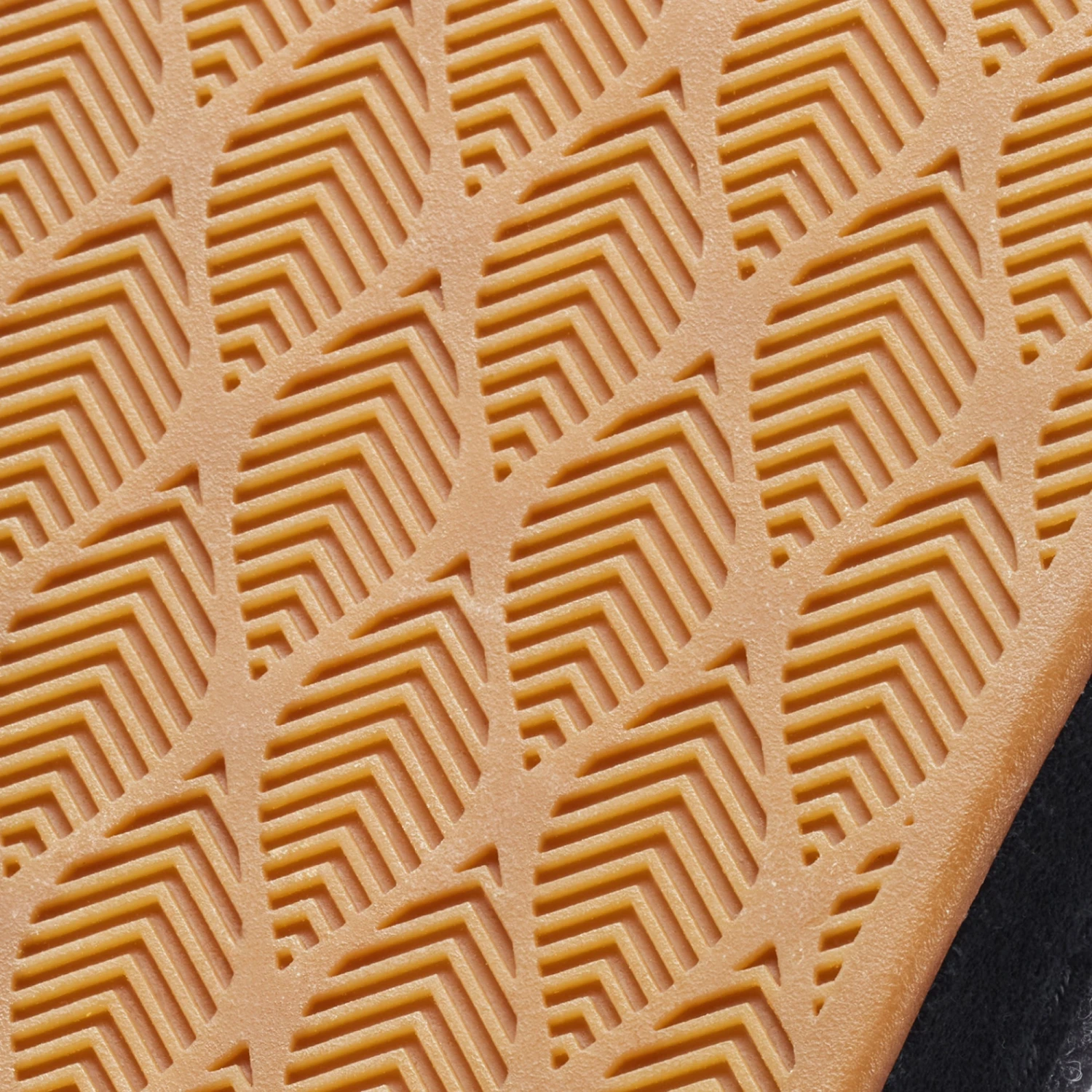 OluKai Hāmani Hulu-Dark Shadow 9 OluKai Hāmani Hulu-Dark Shadow - Image 7