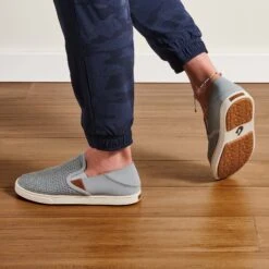 OluKai Pehuea - Pale Grey -OluKai 20271 PGPG 102 W Pehuea PalgPalg Web Opt