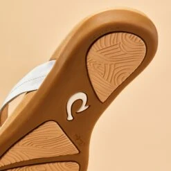 OluKai Honu - Bright White / Golden Sand -OluKai 20436 WBGS 203