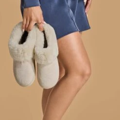 OluKai Ku‘i - Puka -OluKai 20457 6A6A 104 W Kui PukaPuka