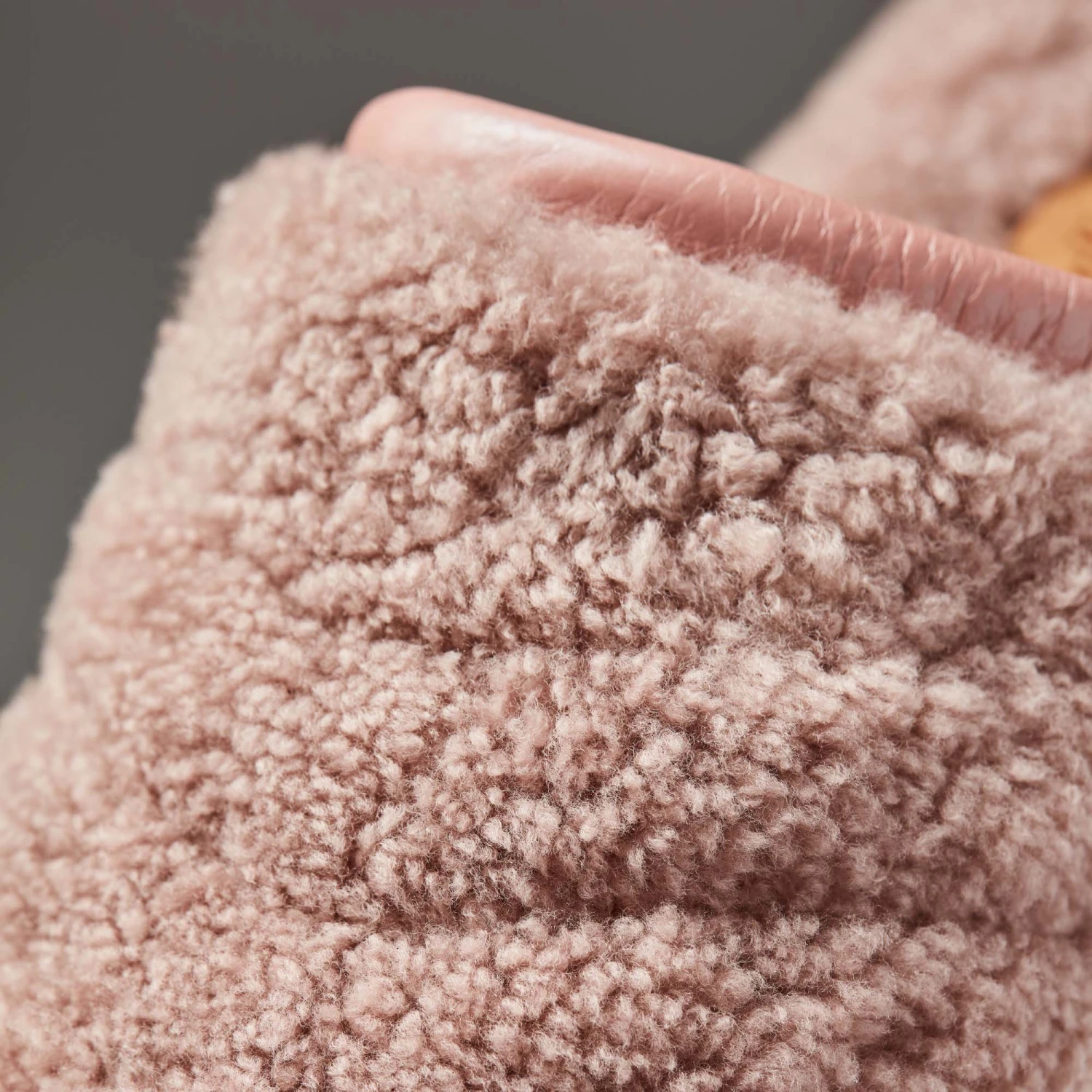 OluKai Pūpū Mua - Pink Sea Salt 5 OluKai Pūpū Mua - Pink Sea Salt - Image 3