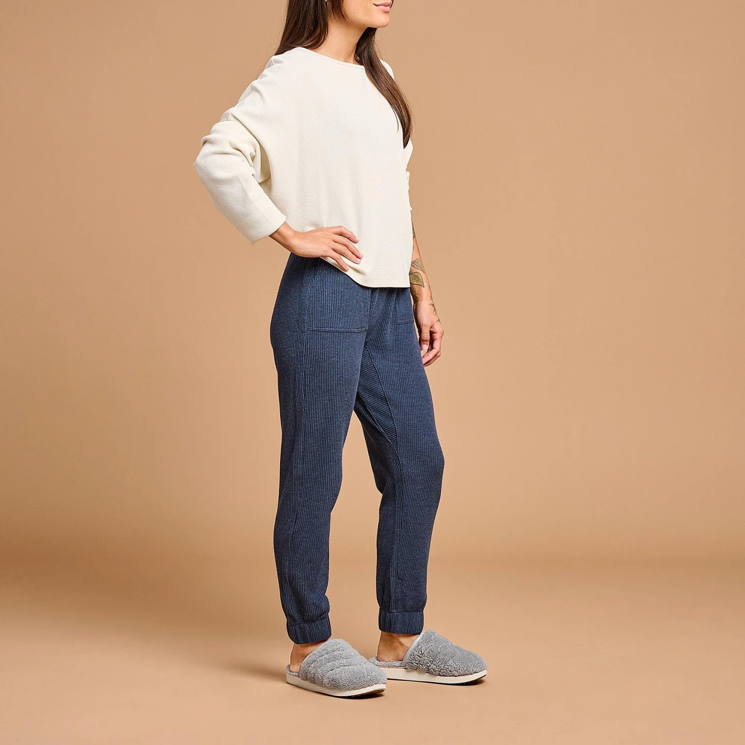 OluKai Pūpū Mua - Pale Grey 9 OluKai Pūpū Mua - Pale Grey - Image 7