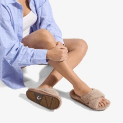 OluKai Hila Heu - Tan -OluKai 20489 3434 102 W Hila HEU TanTan