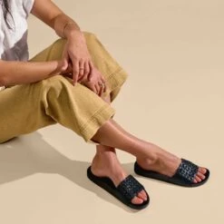 OluKai Kāmola - Black -OluKai 20497 4040 102 W KAMOLA BlackBlack 5d664611 3602 4bd6 a31c a8fb1110e99d