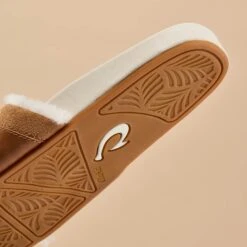 OluKai Hō‘ala Slide - Tan / Puka -OluKai 20523 346A 202 69a3cdd4 9046 4a78 92c2 9a28a50f4d39