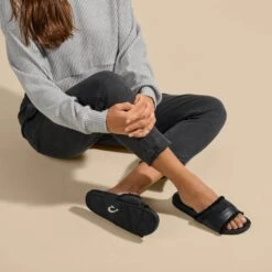 OluKai Hō‘ala Slide - Black -OluKai 20523 4040 102 W HoalaSlide BlackBlack