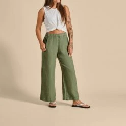 OluKai ‘Uiki - Bright White / Lava Rock -OluKai 20537 WBLR 103 W UIKI BrightWhiteLavaRock