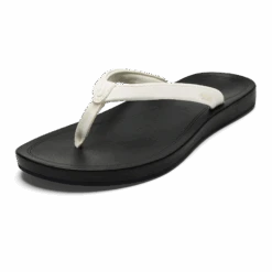 OluKai ‘Uiki - Bright White / Lava Rock -OluKai 20537 WBLR AMZ W UIKI BrightWhiteLavaRock