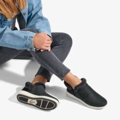 OluKai Kāmau-Lava Rock -OluKai 20547 LRLR 301