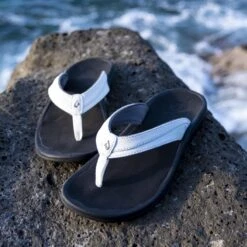 OluKai ‘Ohana - White / Black 10 OluKai ‘Ohana - White / Black -OluKai Ohana White Black galleryimage 01